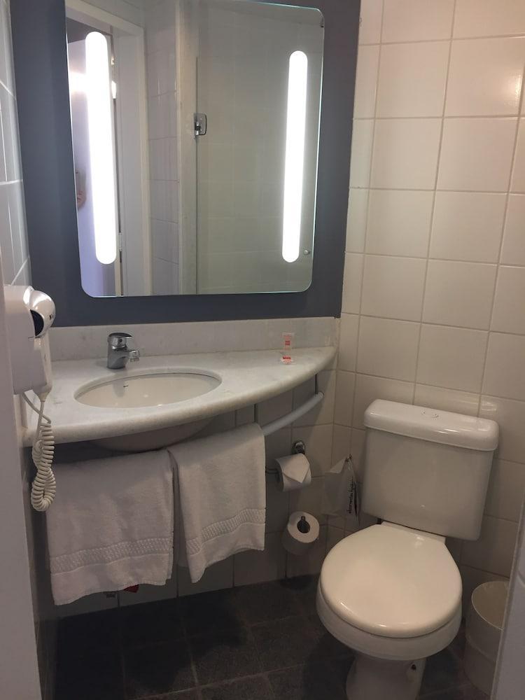 ホテル Ibis Vitoria Aeroporto エクステリア 写真