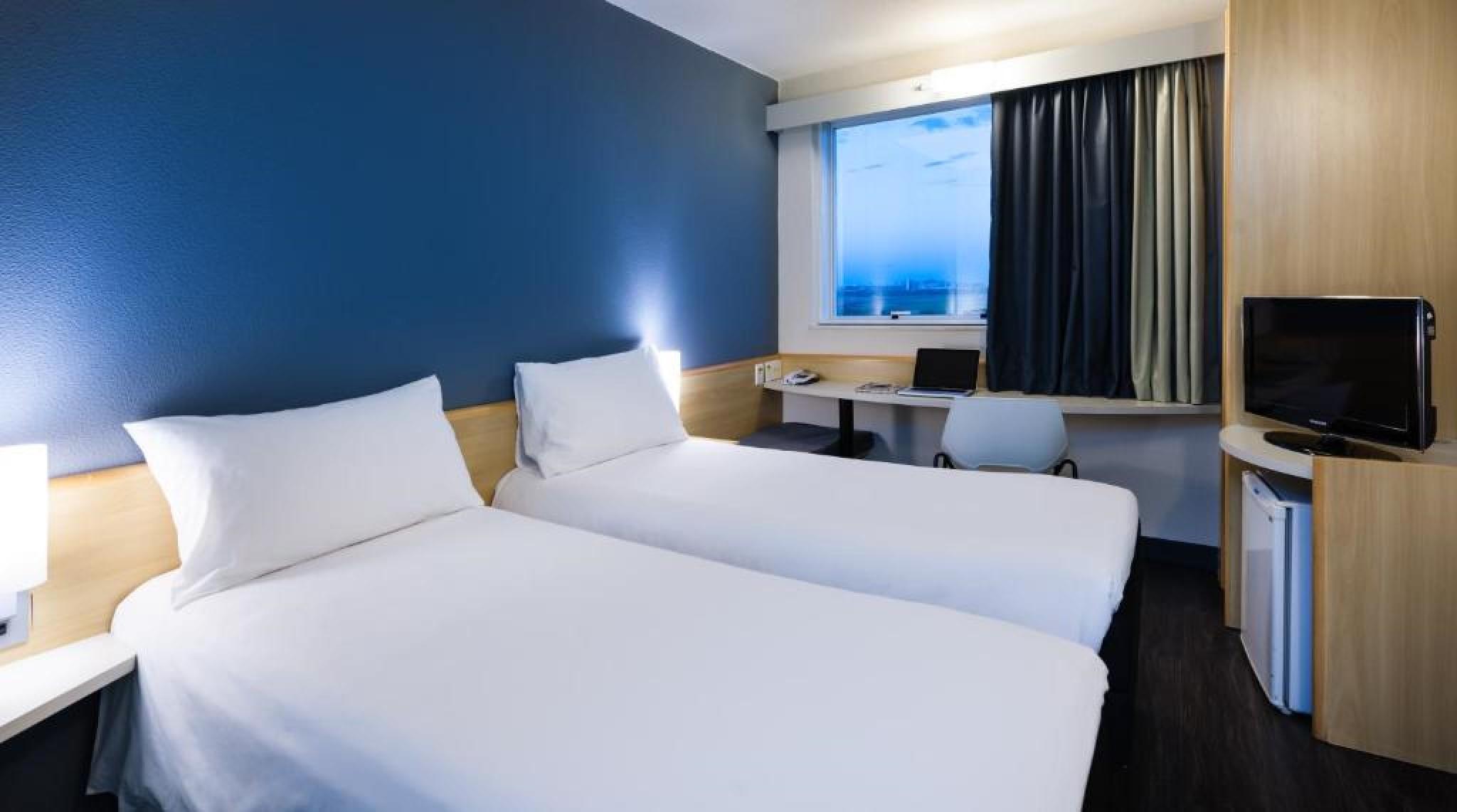 ホテル Ibis Vitoria Aeroporto エクステリア 写真