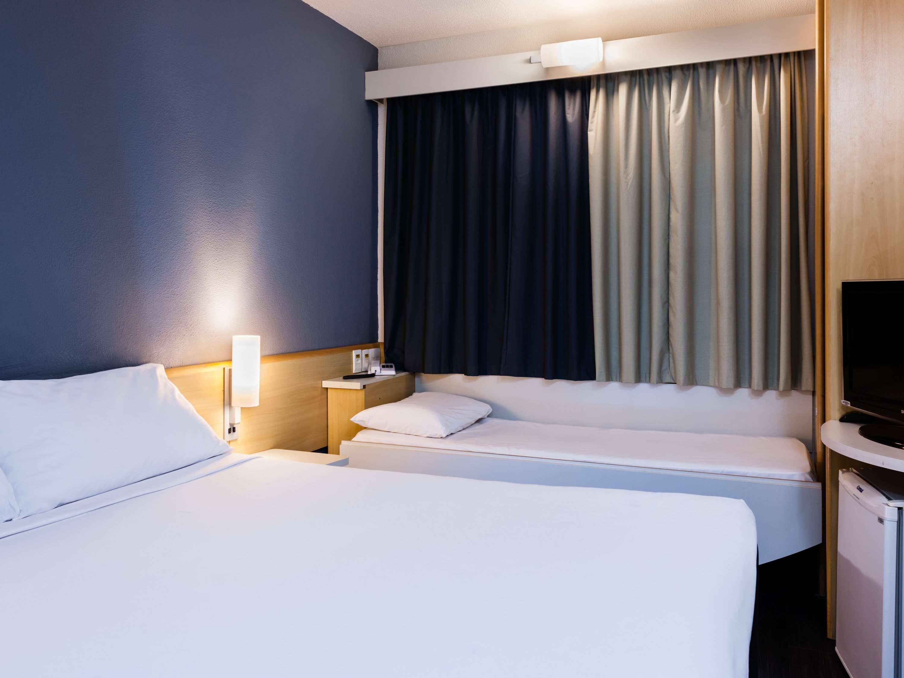 ホテル Ibis Vitoria Aeroporto エクステリア 写真