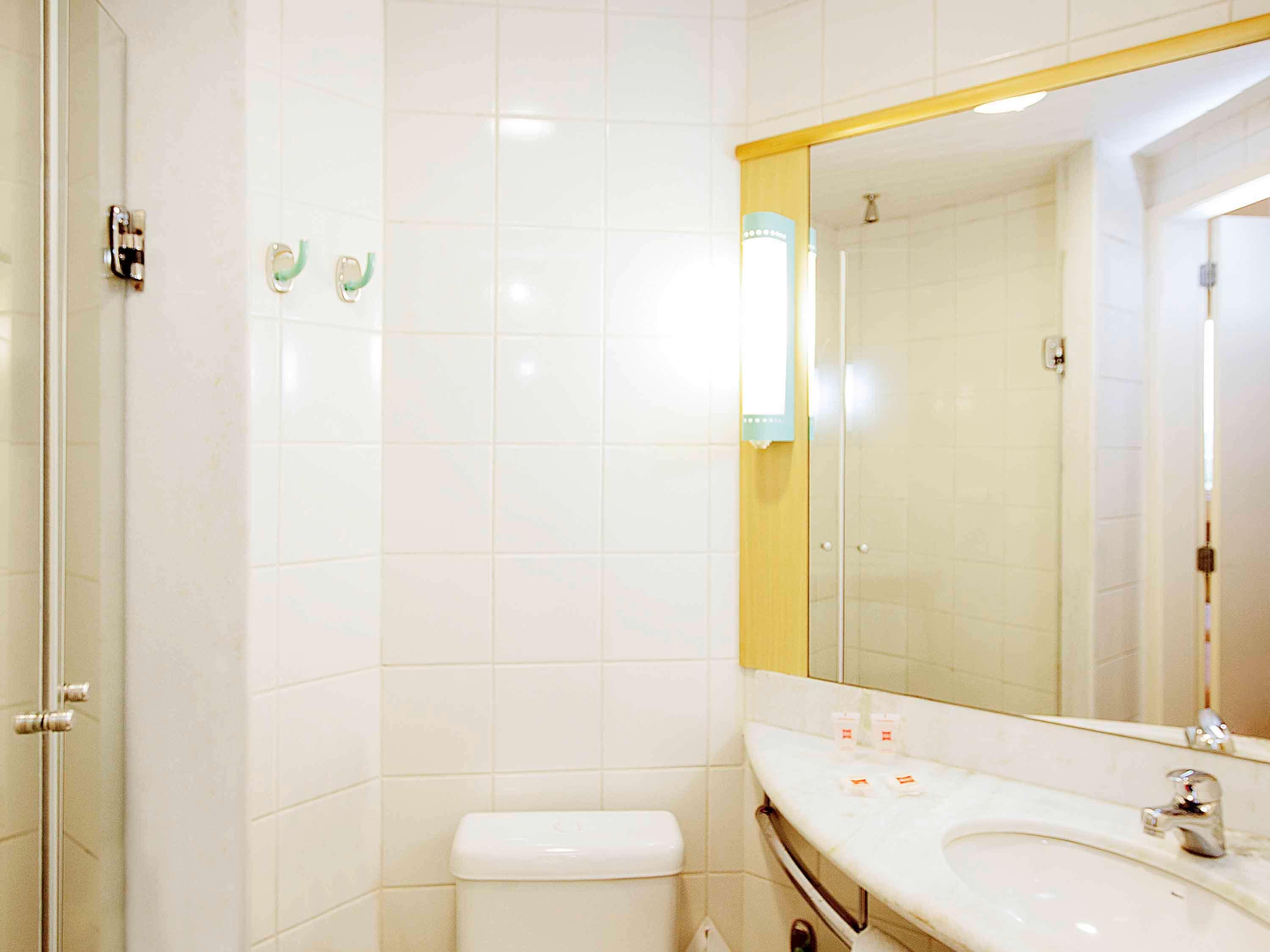 ホテル Ibis Vitoria Aeroporto エクステリア 写真