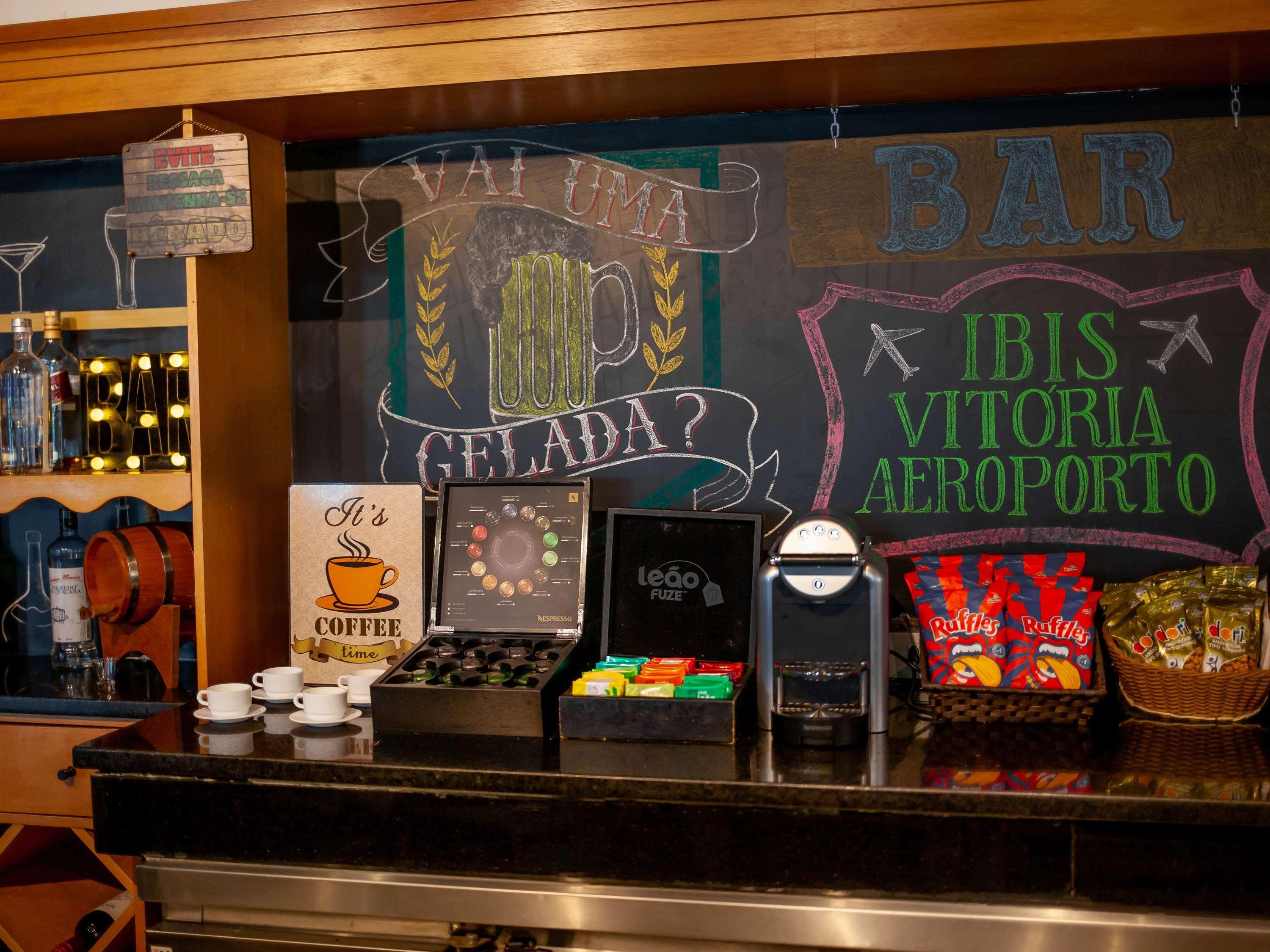 ホテル Ibis Vitoria Aeroporto エクステリア 写真