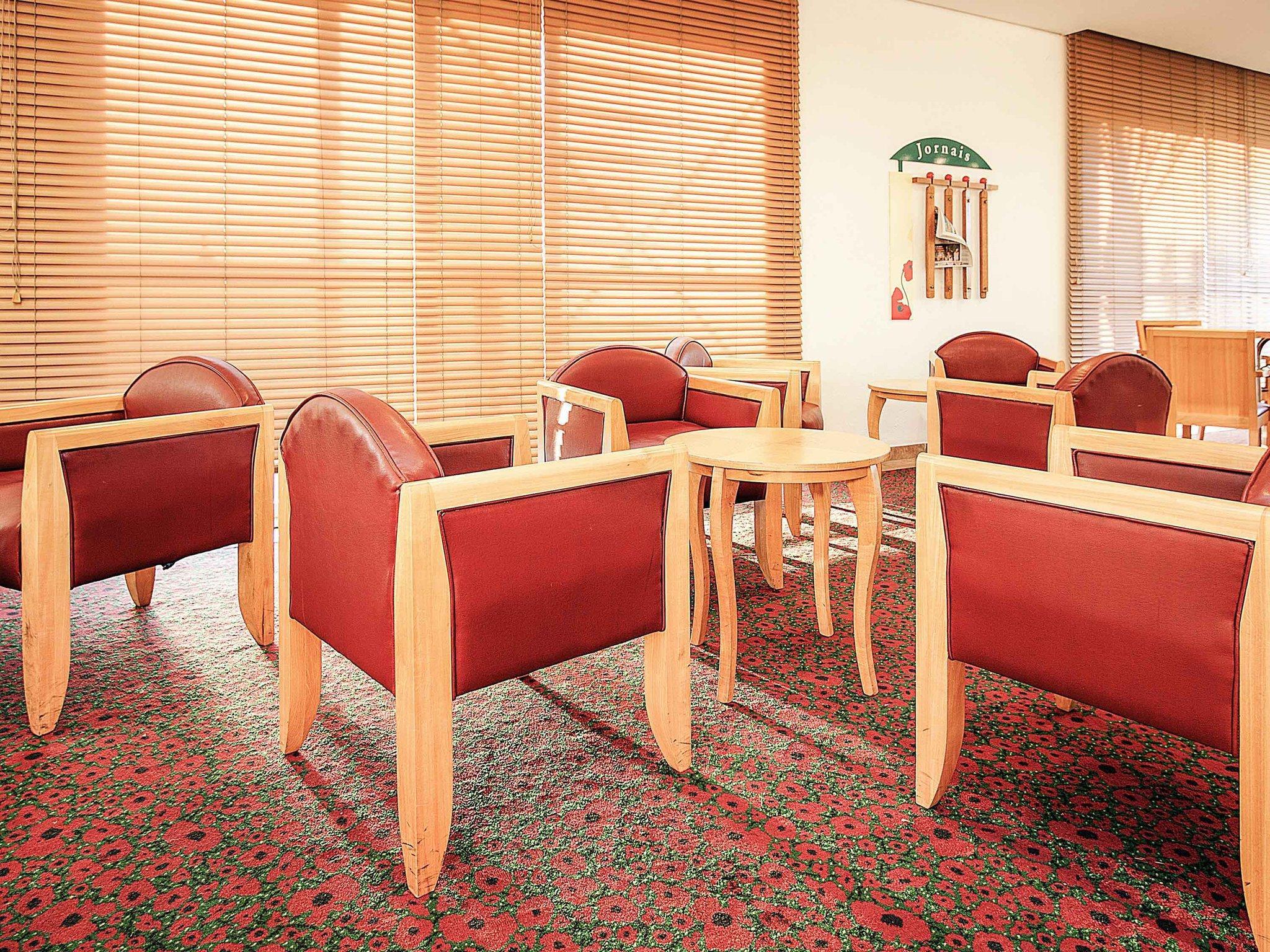 ホテル Ibis Vitoria Aeroporto エクステリア 写真
