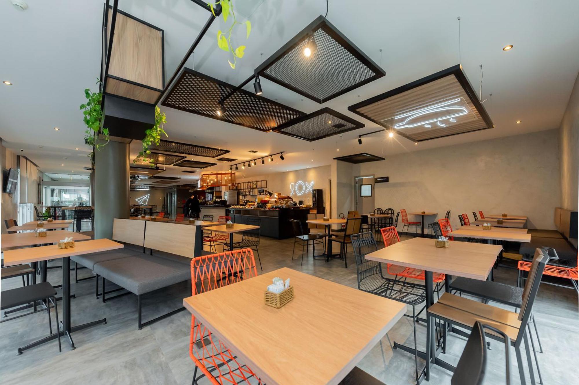 ホテル Ibis Vitoria Aeroporto エクステリア 写真