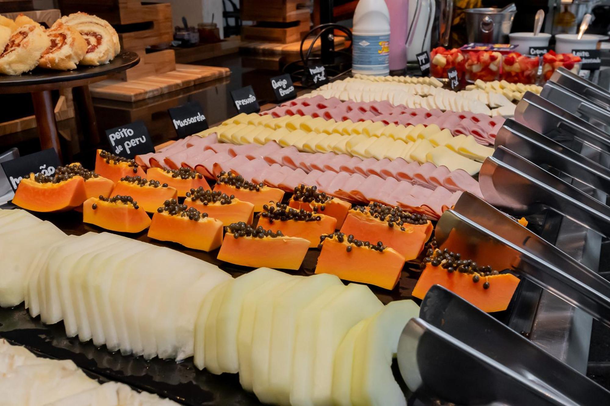 ホテル Ibis Vitoria Aeroporto エクステリア 写真