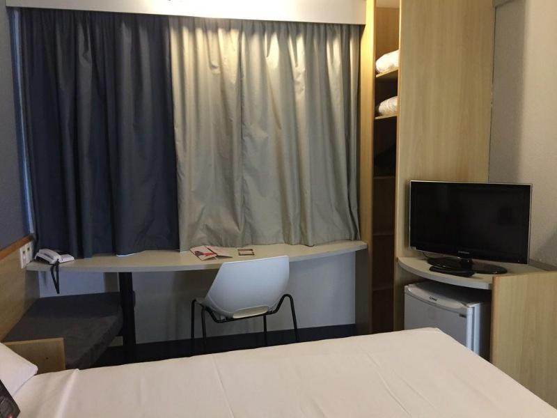 ホテル Ibis Vitoria Aeroporto エクステリア 写真